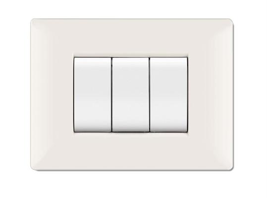 Placca MyLife Q 3 moduli bianco